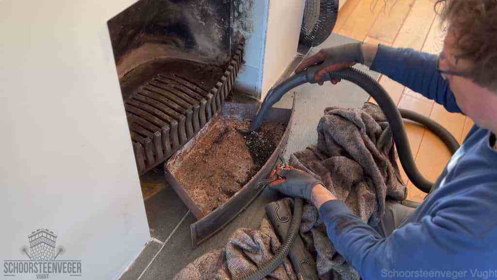 Prijs schoorsteenvegen Vught schouw reinigen Prijs schoorsteenvegen Vught schouw reinigen