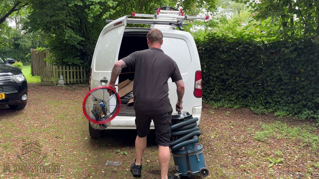 Schoorsteen onderhoud Vught ladder bus Schoorsteen onderhoud Vught ladder bus