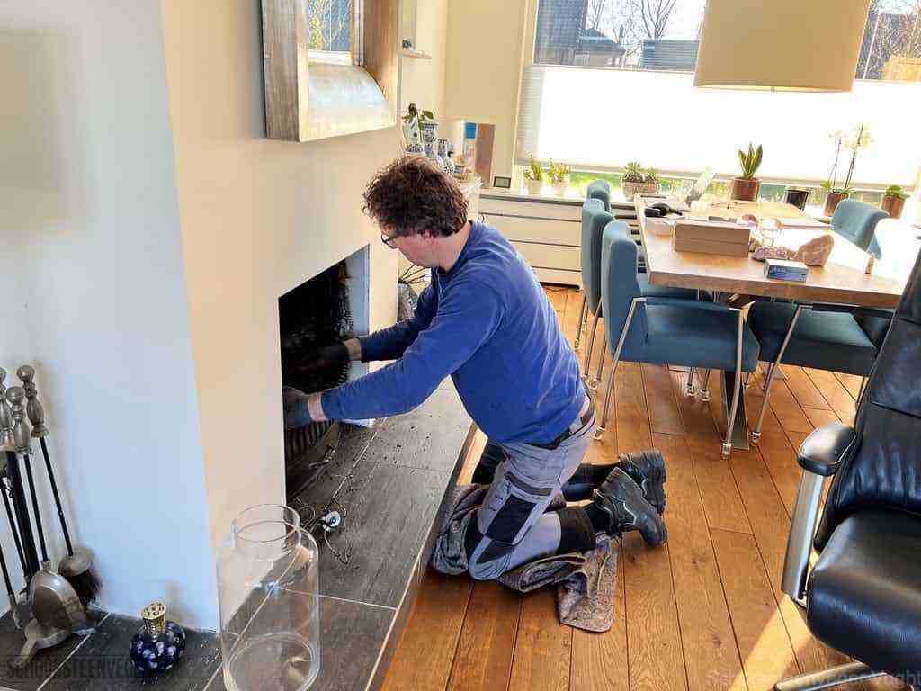 Schouwveger Vught kleed schoorsteenreiniger Schouwveger Vught kleed schoorsteenreiniger